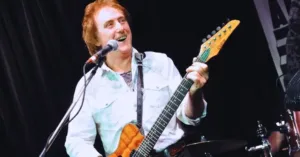 where does denny laine live now